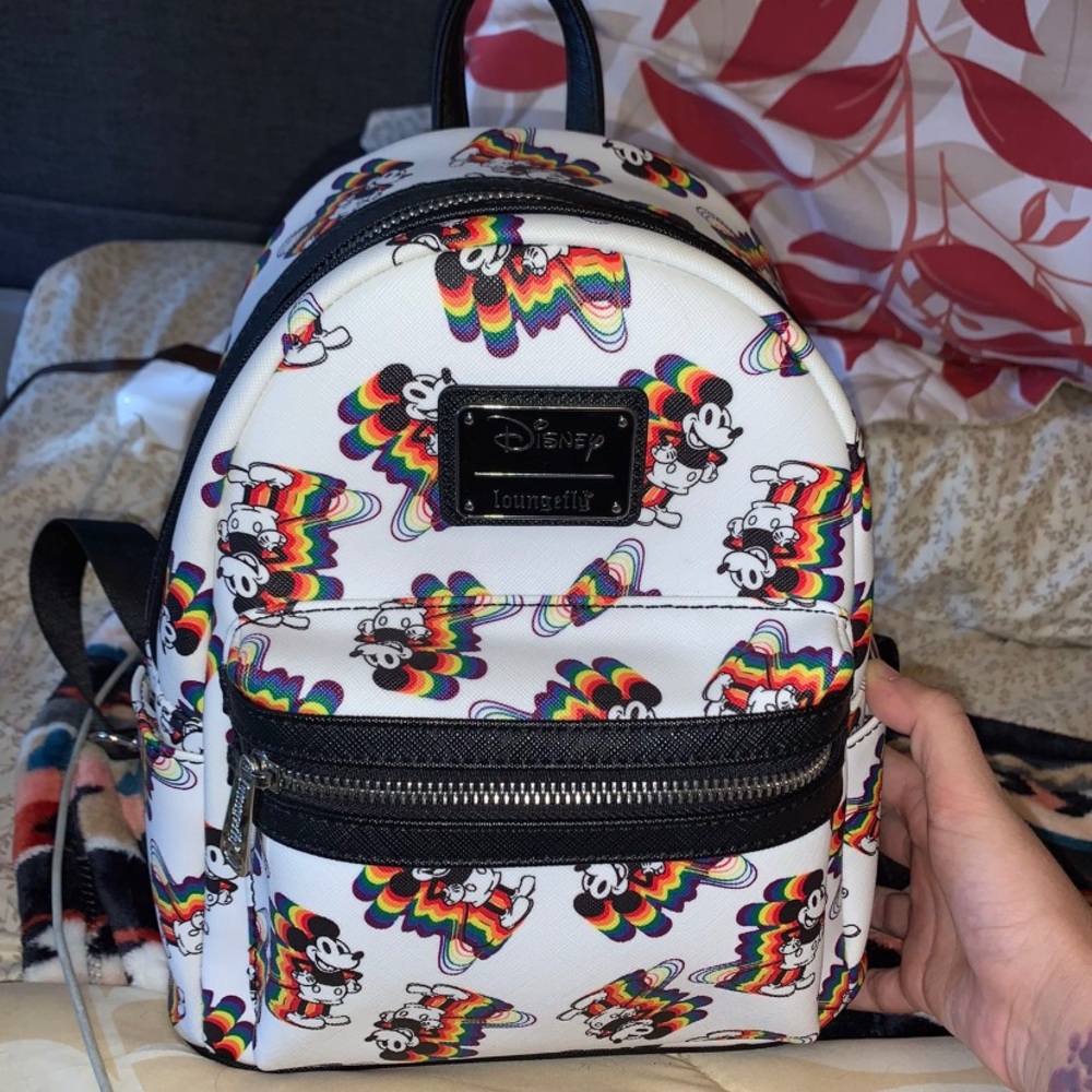 🌈LoungeFly Mickey Mouse on Rainbows BackPack🌈